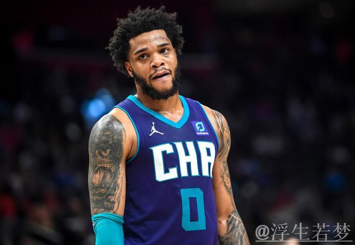 布里奇斯全面表现助黄蜂主场险胜爵士